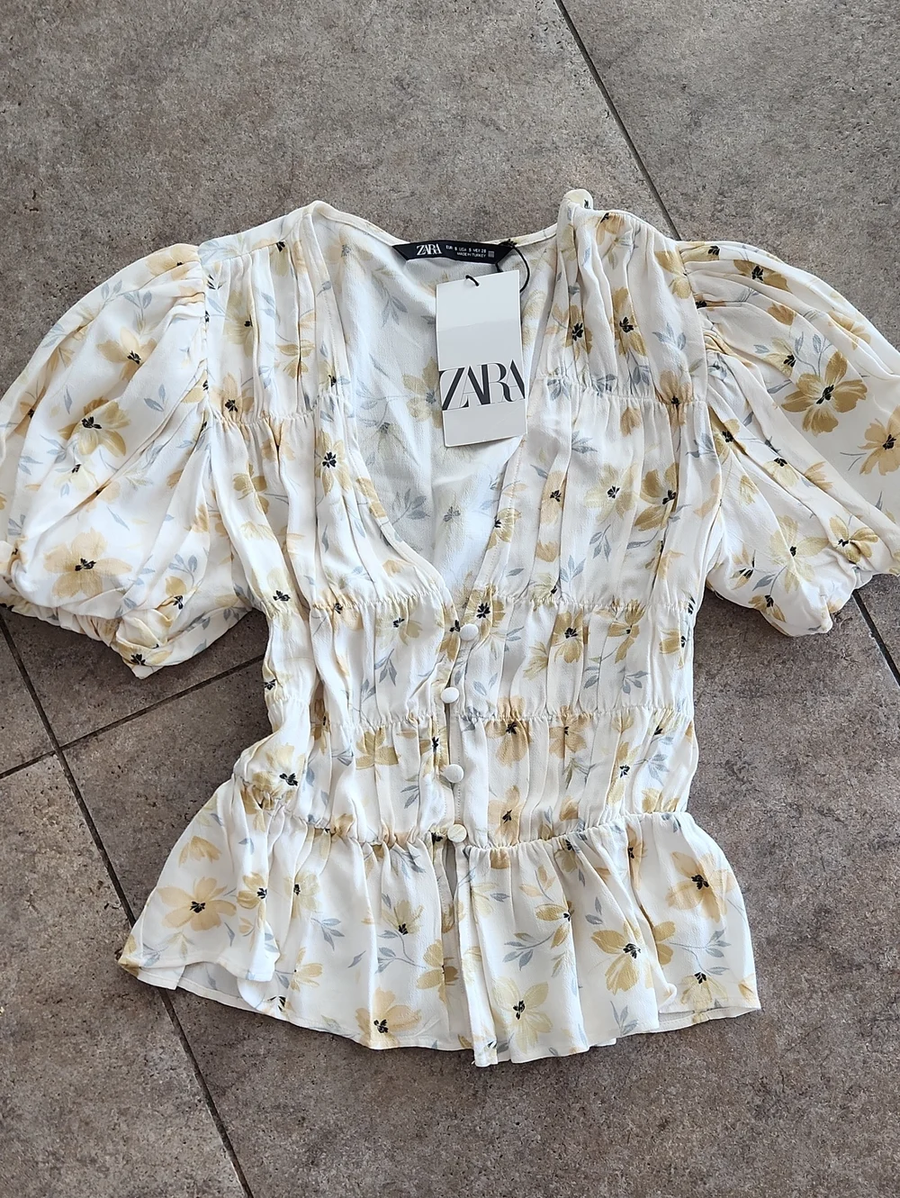 NWT...Zara Cream Floral Puff-Sleeve Button-Front Blouse